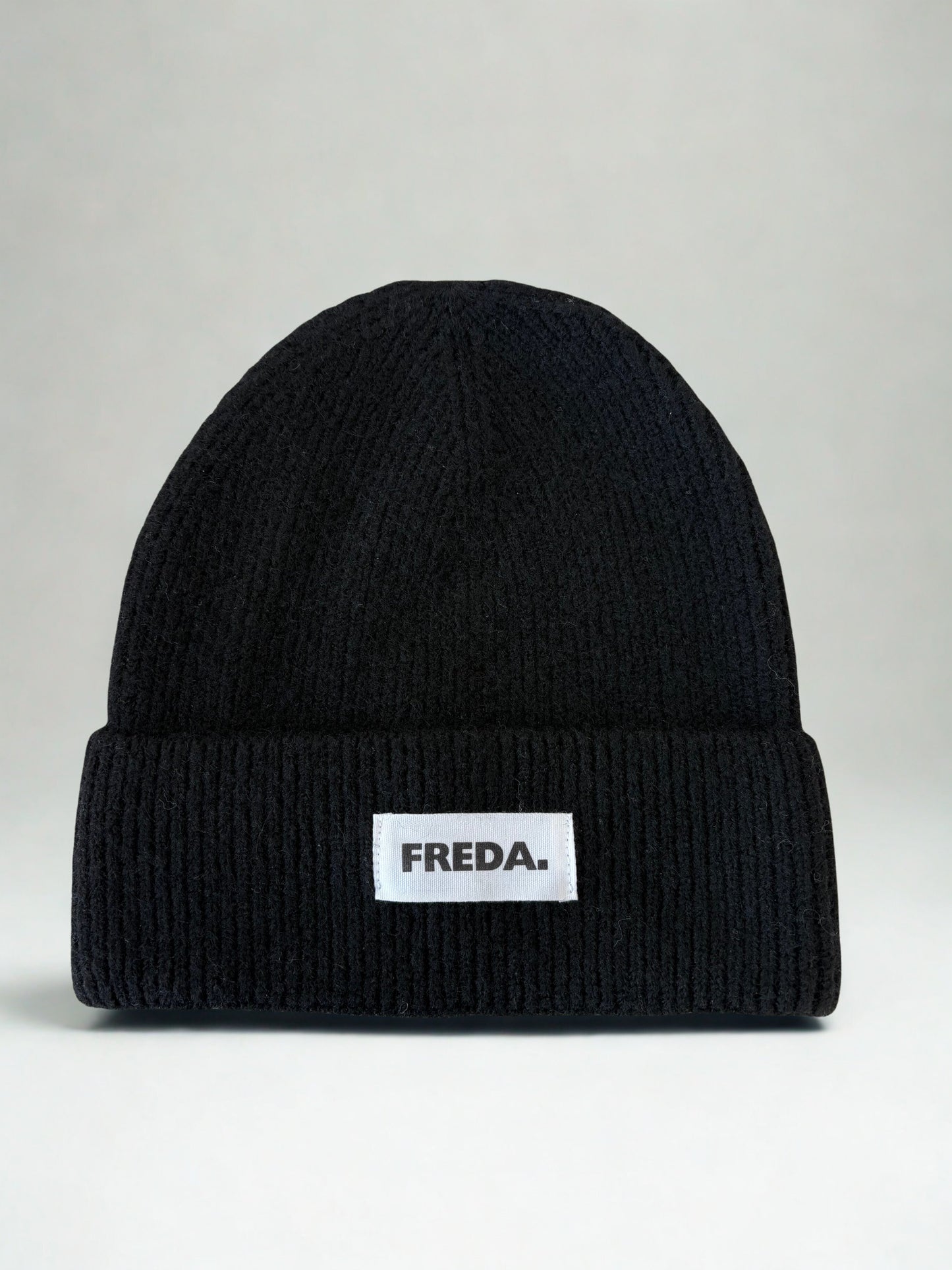 FREDA. Beanie Hat Black